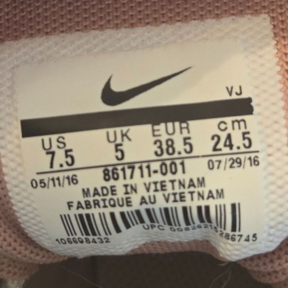 Nike Air Max 1 SE "Metallic Toe", Size 7.5, women - Picture 5 of 6